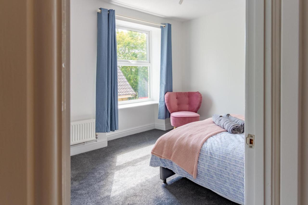 Family Friendly Cottage With Bunk Beds And Courtyard Malmesbury Esterno foto