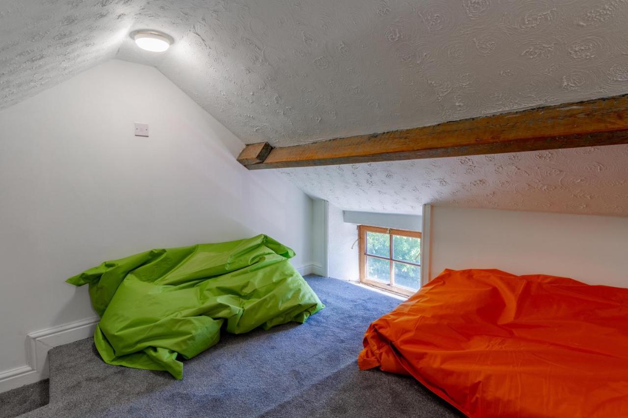 Family Friendly Cottage With Bunk Beds And Courtyard Malmesbury Esterno foto